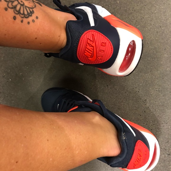 ☄️Nike Air MAX ☄️New in a box ☄️Price firm - Picture 2 of 4